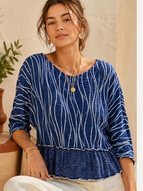 Vine Street Apparel Navy and White Wave-Pattern Tunic NWT Size Medium